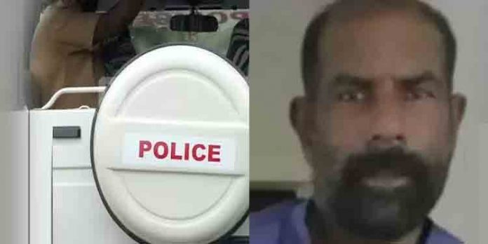പുന്നോല് ഹരിദാസന് വധം ; പ്രതിയെ അന്വേഷിച്ച് മടങ്ങുന്ന പോലീസ് ജീപ്പിന് നേരെ ബോംബേറ് പുന്നോല് ഹരിദാസന് വധം ; പ്രതിയെ അന്വേഷിച്ച് മടങ്ങുന്ന പോലീസ് ജീപ്പിന് നേരെ ബോംബേറ്