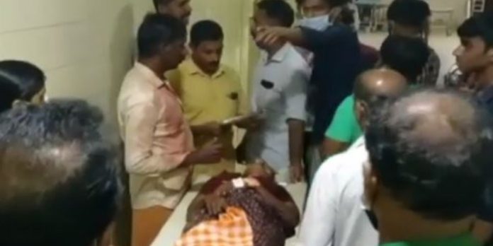 മരുന്ന് വില്പ്പനയ്ക്കെന്ന പേരില് വീട്ടിലെത്തി മോഷ്ടാവ് ; ചുറ്റിക കൊണ്ട് തലയ്ക്കടിച്ച് വയോധികയുടെ മാല കവര്ന്നു മരുന്ന് വില്പ്പനയ്ക്കെന്ന പേരില് വീട്ടിലെത്തി മോഷ്ടാവ് ; ചുറ്റിക കൊണ്ട് തലയ്ക്കടിച്ച് വയോധികയുടെ മാല കവര്ന്നു