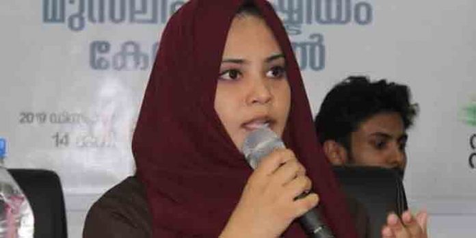 ഒരു നിമിഷം പോലും പിണറായി വിജയന് മുഖ്യമന്ത്രി സ്ഥാനത്ത് ഇരുന്നുകൂടാ ; ഫാത്തിമ തഹ്ലിയ ഒരു നിമിഷം പോലും പിണറായി വിജയന് മുഖ്യമന്ത്രി സ്ഥാനത്ത് ഇരുന്നുകൂടാ ; ഫാത്തിമ തഹ്ലിയ