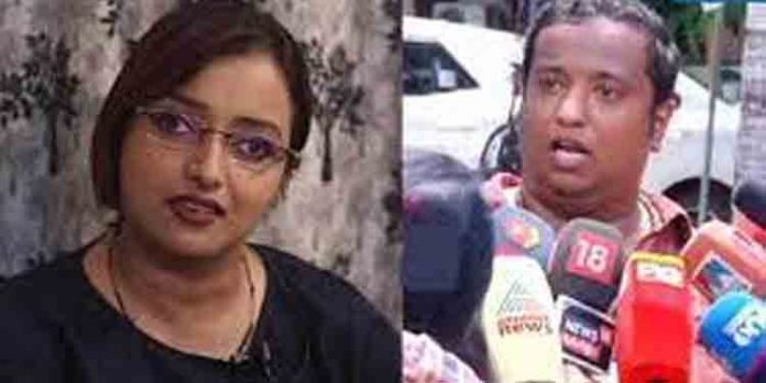 പിണറായി വിജയന് രാജി വെയ്ക്കണമെന്നാവശ്യപ്പെട്ട് കോണ്ഗ്രസ് പ്രവര്ത്തകര് കലക്ടറ്റിലേക്ക് മാര്ച്ചും ധര്ണയും നടത്തി പിണറായി വിജയന് രാജി വെയ്ക്കണമെന്നാവശ്യപ്പെട്ട് കോണ്ഗ്രസ് പ്രവര്ത്തകര് കലക്ടറ്റിലേക്ക് മാര്ച്ചും ധര്ണയും നടത്തി