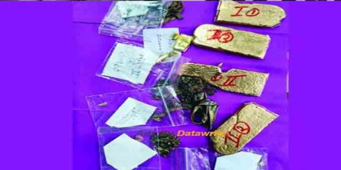 രേഖകളില്ലാതെ കടത്തിയ 721.71 ഗ്രാം തങ്കക്കട്ടികള് പിടികൂടി രേഖകളില്ലാതെ കടത്തിയ 721.71 ഗ്രാം തങ്കക്കട്ടികള് പിടികൂടി