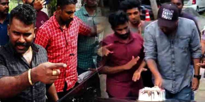 ജാമ്യം ലഭിച്ചു ; കോടതി വളപ്പില് കേക്ക് മുറിച്ച് ആഘോഷിച്ച് ഗുണ്ടകള് ജാമ്യം ലഭിച്ചു ; കോടതി വളപ്പില് കേക്ക് മുറിച്ച് ആഘോഷിച്ച് ഗുണ്ടകള്