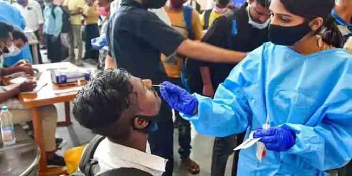 രാജ്യത്ത് പ്രതിദിന കോവിഡ് കേസുകള് 8000 കടന്നു രാജ്യത്ത് പ്രതിദിന കോവിഡ് കേസുകള് 8000 കടന്നു