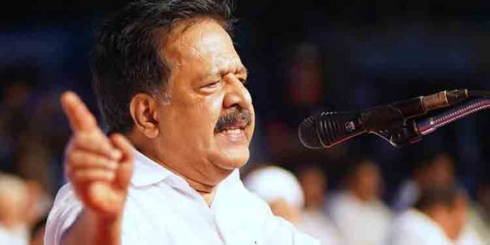 പിണറായി വിജയന് ഒരു പൊതു ശല്യമായി മാറുന്നു : രമേശ് ചെന്നിത്തല പിണറായി വിജയന് ഒരു പൊതു ശല്യമായി മാറുന്നു : രമേശ് ചെന്നിത്തല