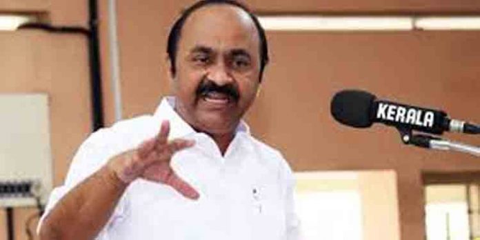 ഒരു അവതാരങ്ങളും ഉണ്ടാകില്ലെന്ന് പറഞ്ഞ മുഖ്യമന്ത്രിക്ക് അവതാരങ്ങളെ മുട്ടിയിട്ട് നടക്കാന് സാധിക്കുന്നില്ല : വി.ഡി സതീശന് ഒരു അവതാരങ്ങളും ഉണ്ടാകില്ലെന്ന് പറഞ്ഞ മുഖ്യമന്ത്രിക്ക് അവതാരങ്ങളെ മുട്ടിയിട്ട് നടക്കാന് സാധിക്കുന്നില്ല : വി.ഡി സതീശന്