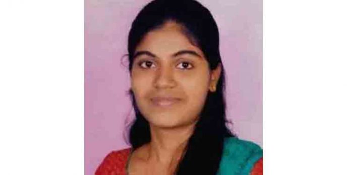 ഭാര്യയെ ക്രിക്കറ്റ് ബാറ്റുകൊണ്ട് അടിച്ചുകൊന്ന യുവാവ് അറസ്റ്റില് ഭാര്യയെ ക്രിക്കറ്റ് ബാറ്റുകൊണ്ട് അടിച്ചുകൊന്ന യുവാവ് അറസ്റ്റില്