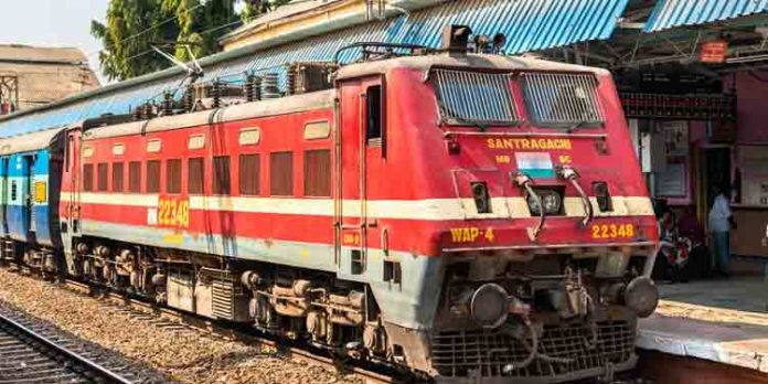കേരളത്തിന് മൂന്ന് പുതിയ ട്രെയിനുകള് അനുവദിച്ചു കേരളത്തിന് മൂന്ന് പുതിയ ട്രെയിനുകള് അനുവദിച്ചു