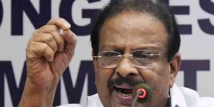 കേരളംകണ്ട നമ്പര് വണ് തട്ടിപ്പുകാരനും കൊള്ളക്കാരനുമാണ് പിണറായി വിജയനെന്ന് കെ സുധാകരന് കേരളംകണ്ട നമ്പര് വണ് തട്ടിപ്പുകാരനും കൊള്ളക്കാരനുമാണ് പിണറായി വിജയനെന്ന് കെ സുധാകരന്