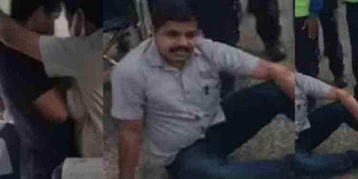 വിമാനത്തില് യൂത്ത് കോണ്ഗ്രസ് പ്രവര്ത്തകര് മുഖ്യമന്ത്രി പിണറായി വിജയനെ ആക്രമിക്കാന് ശ്രമിച്ചതായി സൂചനയില്ലെന്ന് ഇന്ഡിഗോ വിമാനത്തില് യൂത്ത് കോണ്ഗ്രസ് പ്രവര്ത്തകര് മുഖ്യമന്ത്രി പിണറായി വിജയനെ ആക്രമിക്കാന് ശ്രമിച്ചതായി സൂചനയില്ലെന്ന് ഇന്ഡിഗോ