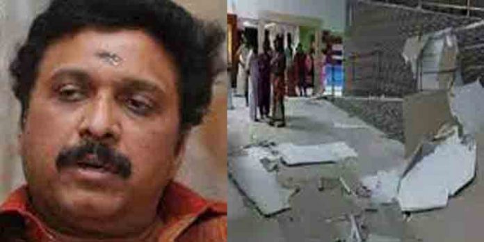 ആശുപത്രിയുടെ സീലിങ്ങ് തകര്ന്നു വീണ സംഭവം ; വിജിലന്സ് അന്വേഷണം വേണം : കെ.ബി ഗണേഷ്കുമാര് എംഎല്എ ആശുപത്രിയുടെ സീലിങ്ങ് തകര്ന്നു വീണ സംഭവം ; വിജിലന്സ് അന്വേഷണം വേണം : കെ.ബി ഗണേഷ്കുമാര് എംഎല്എ