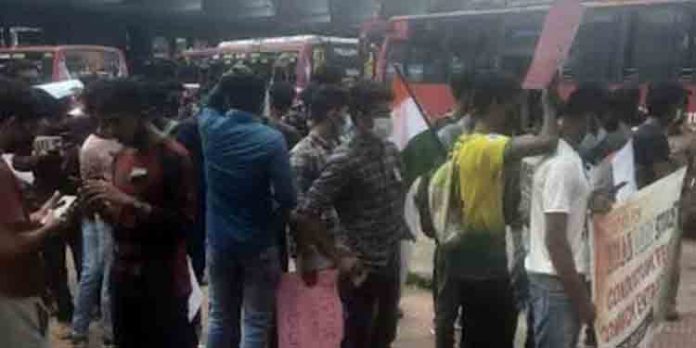 അഗ്നിപഥ് പദ്ധതിക്ക് എതിരായ രാജ്യവ്യാപക പ്രക്ഷോഭം കേരളത്തിലേക്കും അഗ്നിപഥ് പദ്ധതിക്ക് എതിരായ രാജ്യവ്യാപക പ്രക്ഷോഭം കേരളത്തിലേക്കും