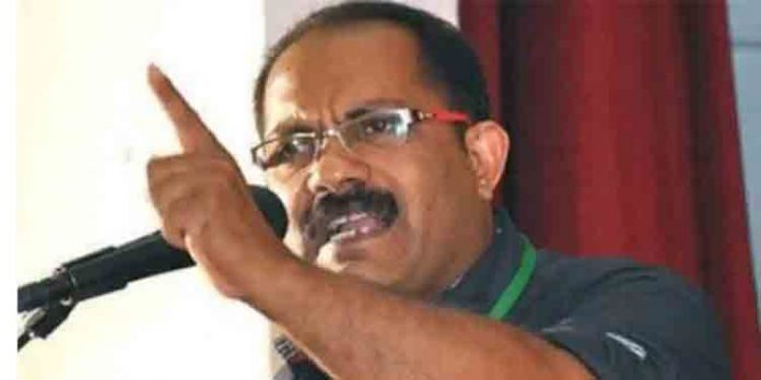 മോദിയെ തൃപ്തിപ്പെടുത്താന് പാക്കേജ് പ്രഖ്യാപിക്കുന്ന മുതലാളി ലീഗിനെയും യുഡിഎഫിനെയും പഠിപ്പിക്കാന് വരേണ്ട : കെ.എം ഷാജി മോദിയെ തൃപ്തിപ്പെടുത്താന് പാക്കേജ് പ്രഖ്യാപിക്കുന്ന മുതലാളി ലീഗിനെയും യുഡിഎഫിനെയും പഠിപ്പിക്കാന് വരേണ്ട : കെ.എം ഷാജി