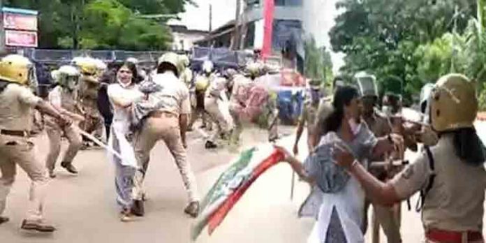 ഡി.വൈ.എസ്.പി ഓഫീസിലേക്ക് പ്രതിഷേധ മാര്ച്ച് നടത്തി ഡി.വൈ.എസ്.പി ഓഫീസിലേക്ക് പ്രതിഷേധ മാര്ച്ച് നടത്തി