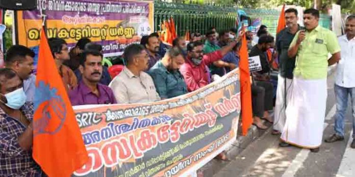 കെഎസ്ആര്ടിസി അടച്ചു പൂട്ടി ആസ്തികള് അടിച്ചു മാറ്റാന് അനുവദിക്കില്ല : എംപ്ലോയീസ് സംഘ് കെഎസ്ആര്ടിസി അടച്ചു പൂട്ടി ആസ്തികള് അടിച്ചു മാറ്റാന് അനുവദിക്കില്ല : എംപ്ലോയീസ് സംഘ്
