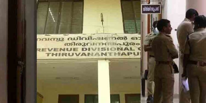ആര്.ഡി.ഒ കോടതിയിലെ തൊണ്ടിമുതല് മോഷണക്കേസിലെ പ്രതി അറസ്റ്റില് ആര്.ഡി.ഒ കോടതിയിലെ തൊണ്ടിമുതല് മോഷണക്കേസിലെ പ്രതി അറസ്റ്റില്