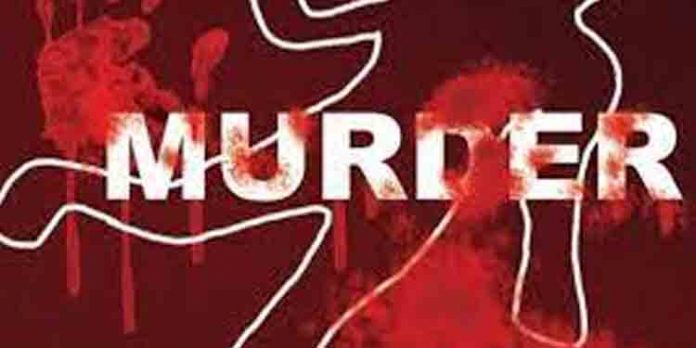 സുഹൃത്തിനെ വീട്ടമ്മ തലയ്ക്കടിച്ച് കൊലപ്പെടുത്തി സുഹൃത്തിനെ വീട്ടമ്മ തലയ്ക്കടിച്ച് കൊലപ്പെടുത്തി