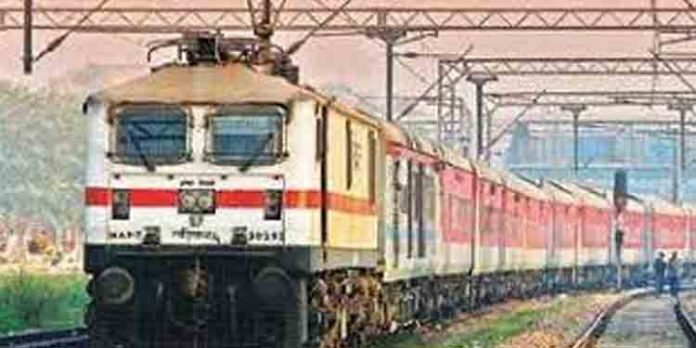 സില്വര്ലൈനിന് പകരം ; തിരുവനന്തപുരം – കാസര്കോട് റെയില് പാതയില് വേഗം കൂട്ടാന് പദ്ധതി സില്വര്ലൈനിന് പകരം ; തിരുവനന്തപുരം – കാസര്കോട് റെയില് പാതയില് വേഗം കൂട്ടാന് പദ്ധതി