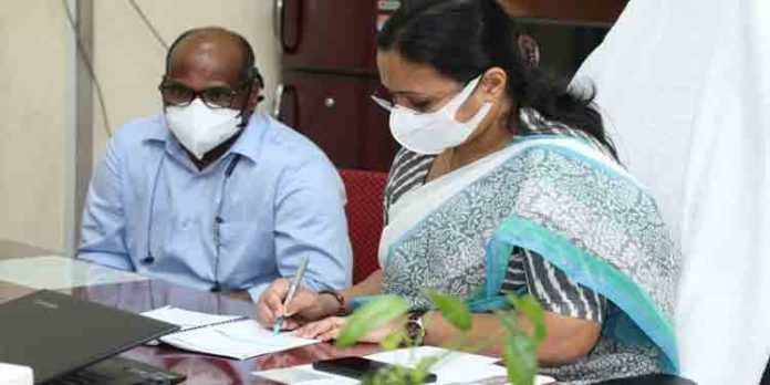 ആളുകളുടെ ജീവന് ഒരു വിലയുമില്ലാത്ത രീതിയില് മുന്നോട്ട് പോകാന് കഴിയില്ല : മന്ത്രി വീണാ ജോര്ജ് ആളുകളുടെ ജീവന് ഒരു വിലയുമില്ലാത്ത രീതിയില് മുന്നോട്ട് പോകാന് കഴിയില്ല : മന്ത്രി വീണാ ജോര്ജ്
