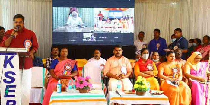 കക്കാട് 220 കെവി ഗ്യാസ് ഇന്സുലേറ്റഡ് സ്വിച്ച് ഗിയര് സബ് സ്റ്റേഷന് ജില്ലയിലെ വൈദ്യുത മേഖലയ്ക്ക് സ്ഥിരത നല്കും : മന്ത്രി കെ. കൃഷ്ണന്കുട്ടി കക്കാട് 220 കെവി ഗ്യാസ് ഇന്സുലേറ്റഡ് സ്വിച്ച് ഗിയര് സബ് സ്റ്റേഷന് ജില്ലയിലെ വൈദ്യുത മേഖലയ്ക്ക് സ്ഥിരത നല്കും : മന്ത്രി കെ. കൃഷ്ണന്കുട്ടി