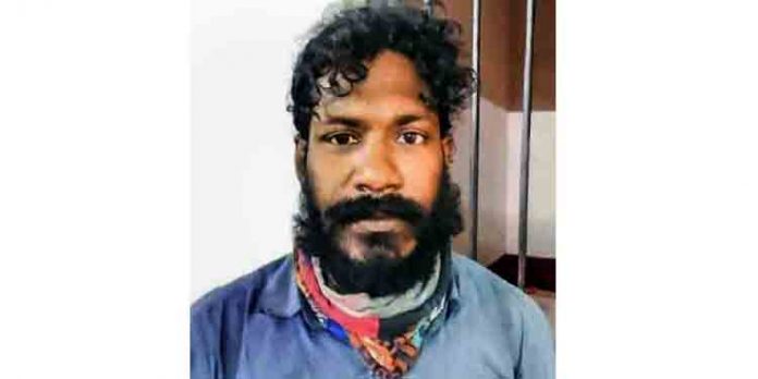 ഭാര്യാമാതാവിന്റെ കാല് തല്ലിയൊടിച്ച് മുങ്ങിനടന്ന പ്രതിയെ പോലീസ് ചാറ്റുചെയ്ത് പിടികൂടി ഭാര്യാമാതാവിന്റെ കാല് തല്ലിയൊടിച്ച് മുങ്ങിനടന്ന പ്രതിയെ പോലീസ് ചാറ്റുചെയ്ത് പിടികൂടി