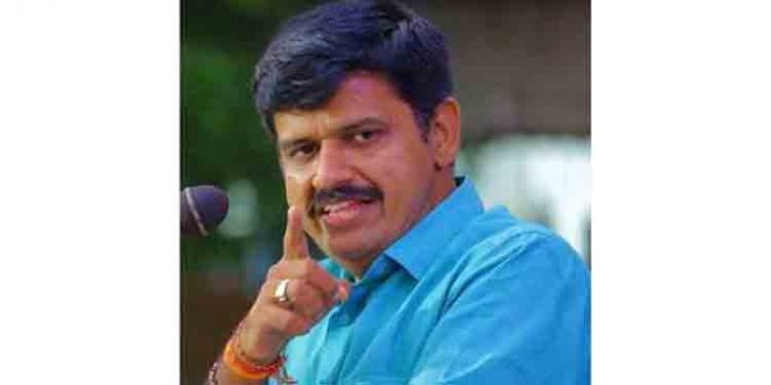 ഷാജ് കിരണുമായി ബന്ധപ്പെടുത്തി വാര്ത്ത ; വിമര്ശനവുമായി സന്ദീപ് ജി.വാര്യര് ഷാജ് കിരണുമായി ബന്ധപ്പെടുത്തി വാര്ത്ത ; വിമര്ശനവുമായി സന്ദീപ് ജി.വാര്യര്