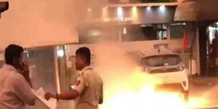 ടാറ്റയുടെ ഇലക്ട്രിക് കാറിന് തീപിടിച്ചു ; അന്വേഷിക്കുമെന്ന് കമ്പനി ടാറ്റയുടെ ഇലക്ട്രിക് കാറിന് തീപിടിച്ചു ; അന്വേഷിക്കുമെന്ന് കമ്പനി