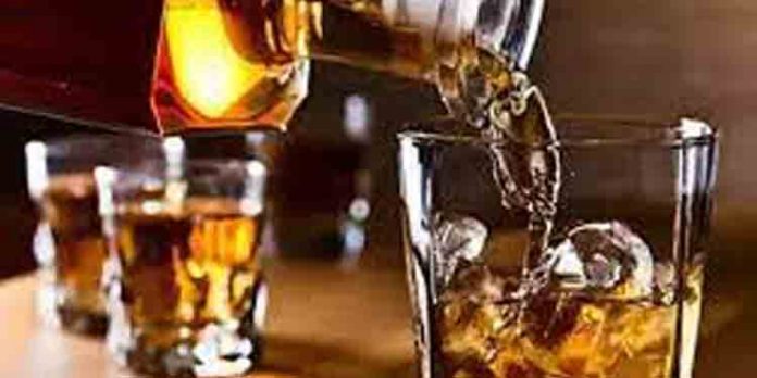 സംസ്ഥാനത്ത് മദ്യ നികുതി വര്ധിപ്പിച്ചതിനു പിന്നാലെ പുതുക്കിയ വിലയുടെ പട്ടിക പുറത്തുവിട്ടു സംസ്ഥാനത്ത് മദ്യ നികുതി വര്ധിപ്പിച്ചതിനു പിന്നാലെ പുതുക്കിയ വിലയുടെ പട്ടിക പുറത്തുവിട്ടു
