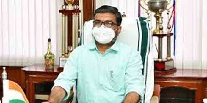 ലോകകേരളസഭയില് അനിതപുല്ലയില് എത്തിയതില് സഭ ടിവിയിലെ നാലു പേര്ക്കെതിരെ നടപടി ലോകകേരളസഭയില് അനിതപുല്ലയില് എത്തിയതില് സഭ ടിവിയിലെ നാലു പേര്ക്കെതിരെ നടപടി
