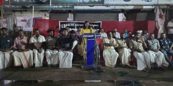 അഗ്നിപഥ് പദ്ധതിക്കെതിരെ ഇടതു യുവജന സംഘടനകളുടെ നേതൃത്വത്തില് റാന്നിയില് നൈറ്റ് മാര്ച്ച് നടത്തി അഗ്നിപഥ് പദ്ധതിക്കെതിരെ ഇടതു യുവജന സംഘടനകളുടെ നേതൃത്വത്തില് റാന്നിയില് നൈറ്റ് മാര്ച്ച് നടത്തി