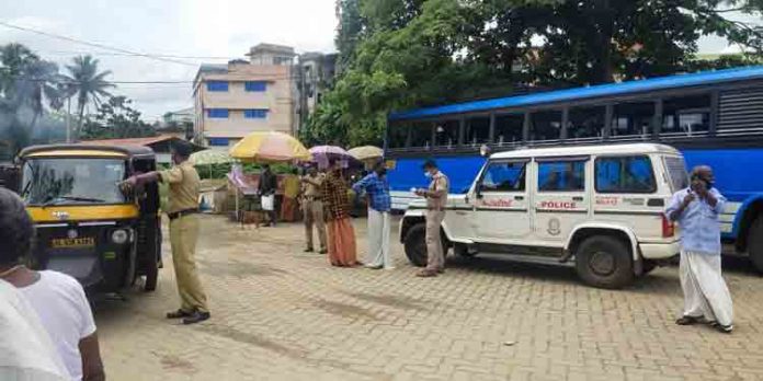 ഇട്ടിയപ്പാറ സ്റ്റാന്ഡിലൂടെ അലക്ഷ്യമായി വാഹനങ്ങള് പായുന്നതിനെതിരെ നടപടിയുമായി പോലീസ് ഇട്ടിയപ്പാറ സ്റ്റാന്ഡിലൂടെ അലക്ഷ്യമായി വാഹനങ്ങള് പായുന്നതിനെതിരെ നടപടിയുമായി പോലീസ്