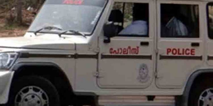യുവതിയെ കൊലപ്പെടുത്തിയ ഓട്ടോറിക്ഷാ ഡ്രൈവര് പിടിയില് യുവതിയെ കൊലപ്പെടുത്തിയ ഓട്ടോറിക്ഷാ ഡ്രൈവര് പിടിയില്