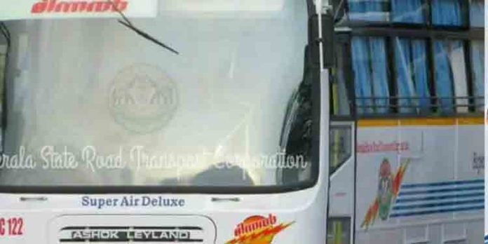 ഡ്രൈവറുടെ അശ്രദ്ധ ; മിന്നല് ഹംപ് ചാടി സീറ്റില് നിന്ന് ഉയര്ന്നു പൊങ്ങി ബസിന്റെ മുകളിലിടിച്ച് യാത്രക്കാരന് ഗുരുതര പരിക്ക് ഡ്രൈവറുടെ അശ്രദ്ധ ; മിന്നല് ഹംപ് ചാടി സീറ്റില് നിന്ന് ഉയര്ന്നു പൊങ്ങി ബസിന്റെ മുകളിലിടിച്ച് യാത്രക്കാരന് ഗുരുതര പരിക്ക്