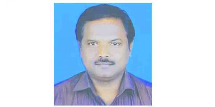 സ്കൂട്ടർ മറിഞ്ഞ് ഡയാലിസിസ് കഴിഞ്ഞ് മടങ്ങിയ രോഗി മരിച്ചു സ്കൂട്ടർ മറിഞ്ഞ് ഡയാലിസിസ് കഴിഞ്ഞ് മടങ്ങിയ രോഗി മരിച്ചു