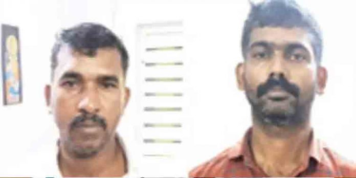 മുന്വൈരാഗ്യം : ഓട്ടോ ഡ്രൈവറെ അബ്കാരി കേസില് കുടുക്കാന് ശ്രമിച്ചവരെ പോലീസ് പിടികൂടി മുന്വൈരാഗ്യം : ഓട്ടോ ഡ്രൈവറെ അബ്കാരി കേസില് കുടുക്കാന് ശ്രമിച്ചവരെ പോലീസ് പിടികൂടി