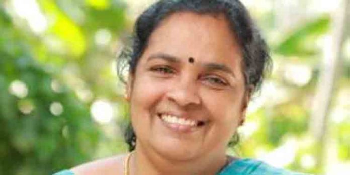 ആറ്റിങ്ങല് എംഎല്എ ഒ.എസ് അംബികയുടെ വീടിന് നേരെ കല്ലേറ് ആറ്റിങ്ങല് എംഎല്എ ഒ.എസ് അംബികയുടെ വീടിന് നേരെ കല്ലേറ്