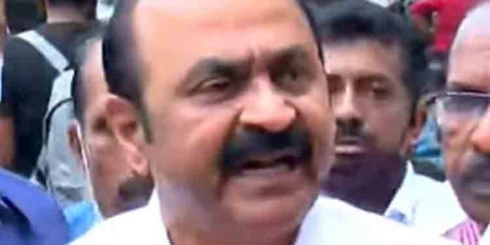 ബാഗേജ് മറന്നു പോയിട്ടില്ലെന്ന് മുഖ്യമന്ത്രി കള്ളം പറഞ്ഞെന്ന് വിഡി സതീശന് ബാഗേജ് മറന്നു പോയിട്ടില്ലെന്ന് മുഖ്യമന്ത്രി കള്ളം പറഞ്ഞെന്ന് വിഡി സതീശന്