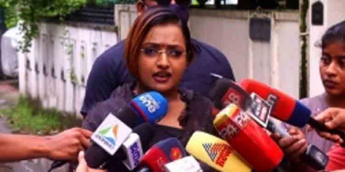 മുഖ്യമന്ത്രിക്കെതിരെ വീണ്ടും ആരോപണവുമായി സ്വപ്ന മുഖ്യമന്ത്രിക്കെതിരെ വീണ്ടും ആരോപണവുമായി സ്വപ്ന