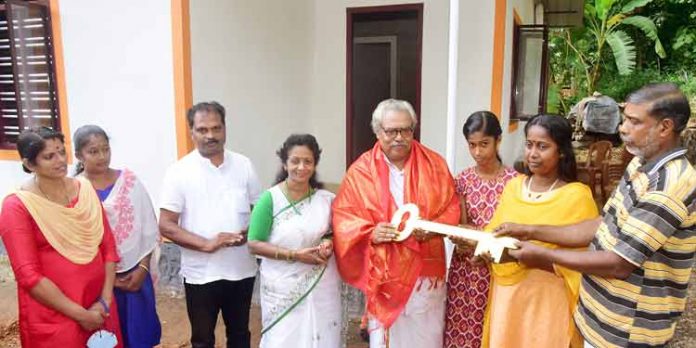ഡോ.എം.എസ് സുനിലിന്റെ 248 – മത് സ്നേഹഭവനം സുജ ബിനോയിക്കും കുടുംബത്തിനും ഡോ.എം.എസ് സുനിലിന്റെ 248 – മത് സ്നേഹഭവനം സുജ ബിനോയിക്കും കുടുംബത്തിനും