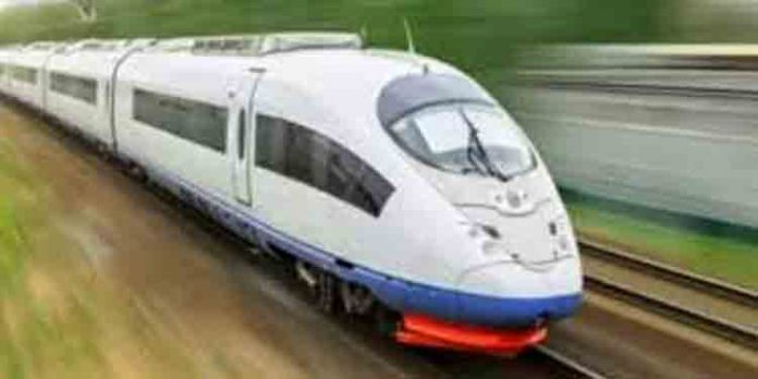 കെ – റെയില് പദ്ധതിയുമായി ബന്ധപ്പെട്ട വിവിധ ഹര്ജികള് ഇന്ന് വീണ്ടും ഹൈക്കോടതിയുടെ പരിഗണനയില് കെ – റെയില് പദ്ധതിയുമായി ബന്ധപ്പെട്ട വിവിധ ഹര്ജികള് ഇന്ന് വീണ്ടും ഹൈക്കോടതിയുടെ പരിഗണനയില്
