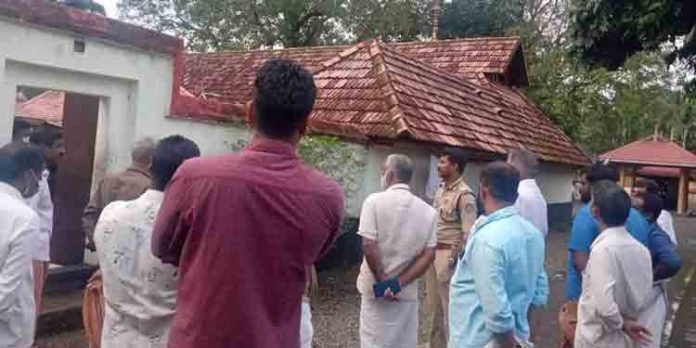 പട്ടാപ്പകല് കാണിക്കവഞ്ചി കുത്തി തുറന്ന് കവര്ച്ച പട്ടാപ്പകല് കാണിക്കവഞ്ചി കുത്തി തുറന്ന് കവര്ച്ച