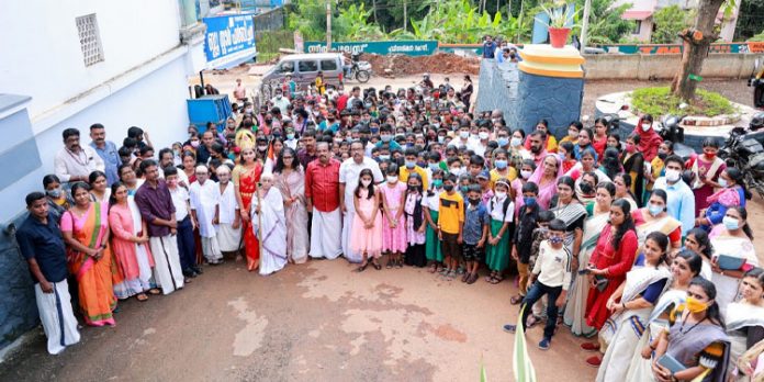 കലയും ദേശീയതയും സംസ്കാരവും സമന്വയിച്ച പ്രവേശനോത്സവം കലയും ദേശീയതയും സംസ്കാരവും സമന്വയിച്ച പ്രവേശനോത്സവം