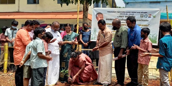 ജൈവ വൈവിധ്യ ഉദ്യാനത്തിന്റെ നിർമ്മാണ ഉദ്ഘാടനം നടത്തി ജൈവ വൈവിധ്യ ഉദ്യാനത്തിന്റെ നിർമ്മാണ ഉദ്ഘാടനം നടത്തി