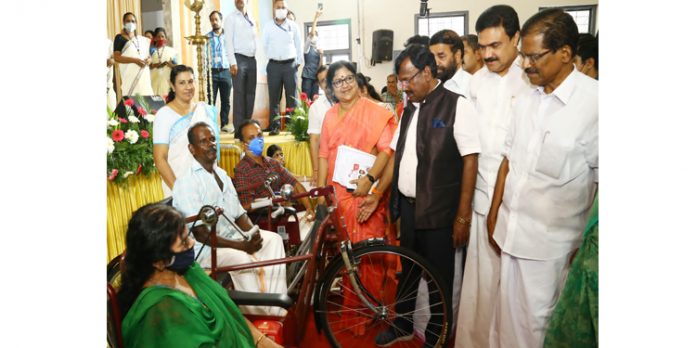 ഭിന്നശേഷിക്കാരെ പ്രത്യേക പരിഗണന നൽകി മുൻ നിരയിലേയ്ക്ക് കൊണ്ടുവരും : കേന്ദ്ര മന്ത്രി എ.നാരായണ സ്വാമി ഭിന്നശേഷിക്കാരെ പ്രത്യേക പരിഗണന നൽകി മുൻ നിരയിലേയ്ക്ക് കൊണ്ടുവരും : കേന്ദ്ര മന്ത്രി എ.നാരായണ സ്വാമി