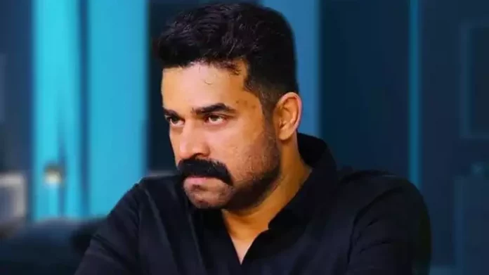 വിജയ് ബാബുവിന്റെ മുൻകൂർ ജാമ്യഹര്ജി ഹൈക്കോടതി വീണ്ടും മാറ്റി വിജയ് ബാബുവിന്റെ മുൻകൂർ ജാമ്യഹര്ജി ഹൈക്കോടതി വീണ്ടും മാറ്റി