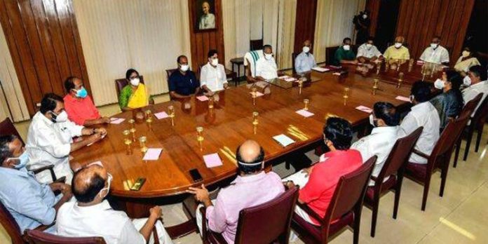 വിവാദങ്ങൾക്കിടെ ഇന്ന് മന്തിസഭായോഗം ചേരും വിവാദങ്ങൾക്കിടെ ഇന്ന് മന്തിസഭായോഗം ചേരും