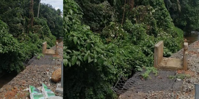 ചെത്തോങ്കര വലിയ തോട് ചെറുതാവില്ല ; വീതി കൂട്ടുന്നതിന് മുന്നോടിയായി മരങ്ങൾ മുറിച്ചു മാറ്റി തുടങ്ങി ചെത്തോങ്കര വലിയ തോട് ചെറുതാവില്ല ; വീതി കൂട്ടുന്നതിന് മുന്നോടിയായി മരങ്ങൾ മുറിച്ചു മാറ്റി തുടങ്ങി
