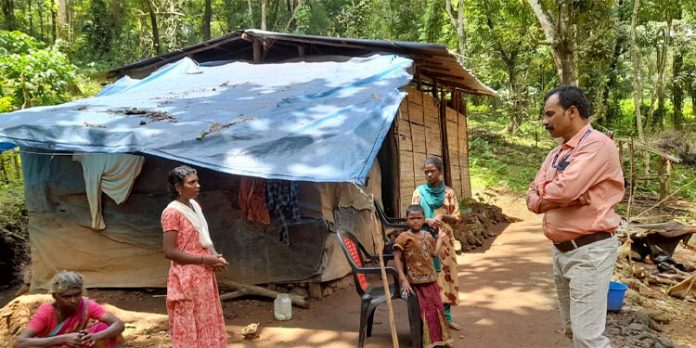 പഠനം മുടങ്ങിയ കുട്ടികളെ കണ്ടെത്താൻ റാന്നി ബി ആർ സി ടീം വനമേഖലയിൽ പഠനം മുടങ്ങിയ കുട്ടികളെ കണ്ടെത്താൻ റാന്നി ബി ആർ സി ടീം വനമേഖലയിൽ