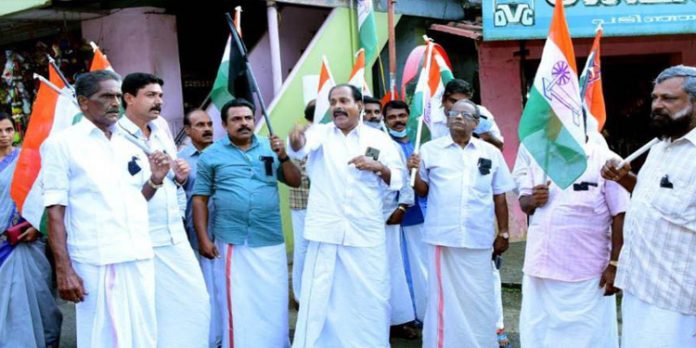 കോൺഗ്രസ് പ്രതിഷേധ പ്രകടനവും യോഗവും നടത്തി കോൺഗ്രസ് പ്രതിഷേധ പ്രകടനവും യോഗവും നടത്തി