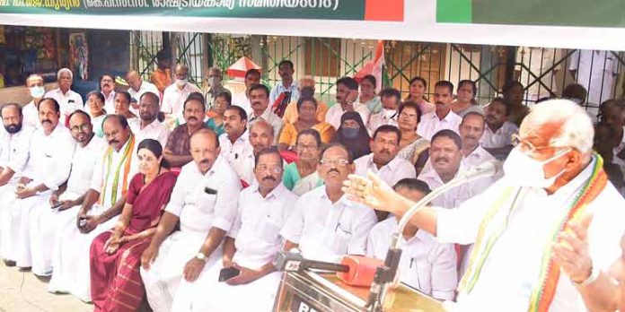 രാഷ്ട്രീയ എതിരാളികളെ നിര്വീര്യമാക്കുവാന് കേന്ദ്ര സര്ക്കാര് അന്വേഷണ ഏജന്സികളെ ഉപയോഗിക്കുന്നു : പ്രൊഫ.പി.ജെ കുര്യന് രാഷ്ട്രീയ എതിരാളികളെ നിര്വീര്യമാക്കുവാന് കേന്ദ്ര സര്ക്കാര് അന്വേഷണ ഏജന്സികളെ ഉപയോഗിക്കുന്നു : പ്രൊഫ.പി.ജെ കുര്യന്