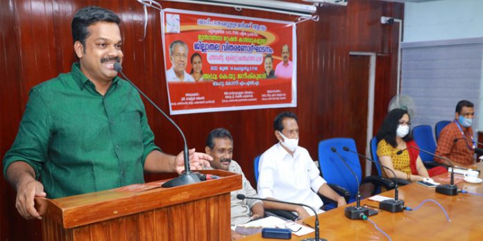 മുന്ഗണനാ റേഷന് കാര്ഡുകള് അര്ഹരായവര്ക്ക് നല്കും : അഡ്വ.കെ യു ജനീഷ് കുമാര് മുന്ഗണനാ റേഷന് കാര്ഡുകള് അര്ഹരായവര്ക്ക് നല്കും : അഡ്വ.കെ യു ജനീഷ് കുമാര്